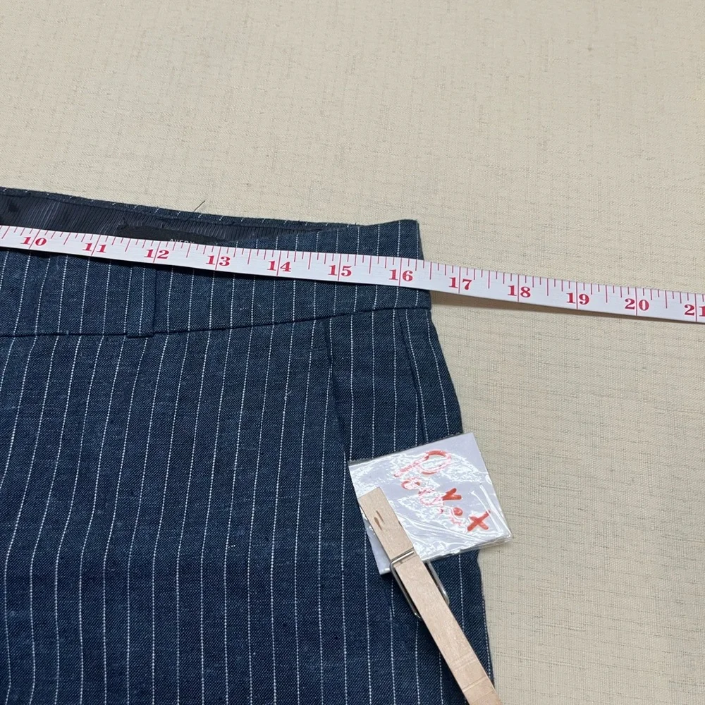 Banana Republic size 4 blue/white striped Avery 55% linen pant